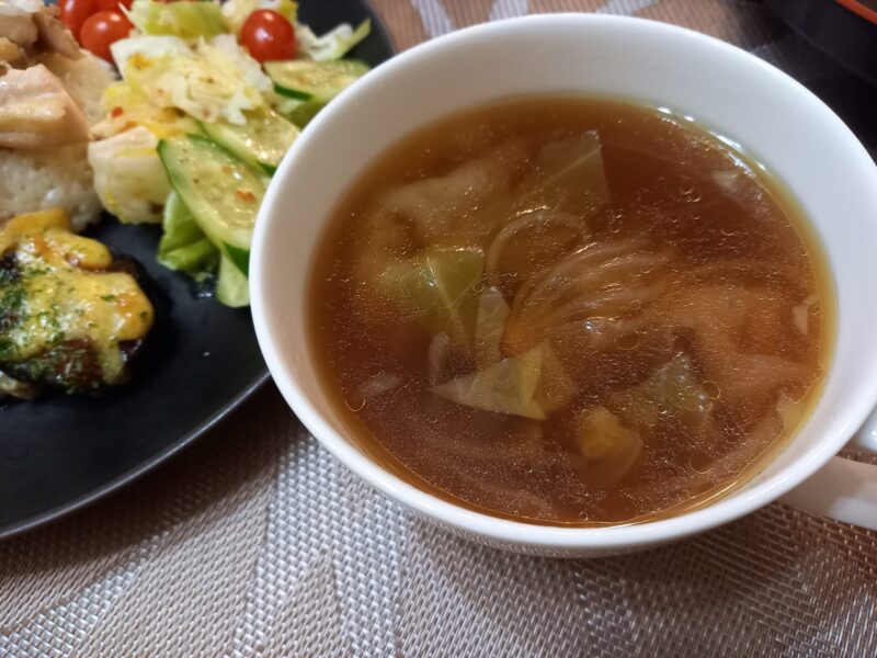 醬油仕立ての中華ワンタンスープ