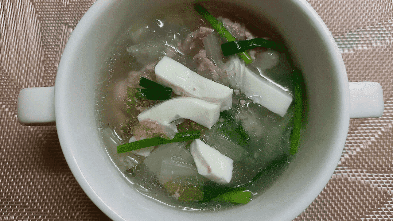 豚肉のニラ玉春雨スープ